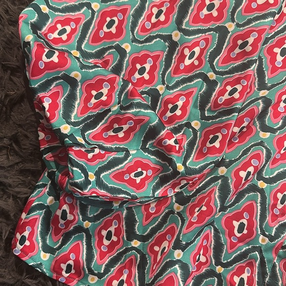 Abstract pattern blouse - Picture 2 of 4